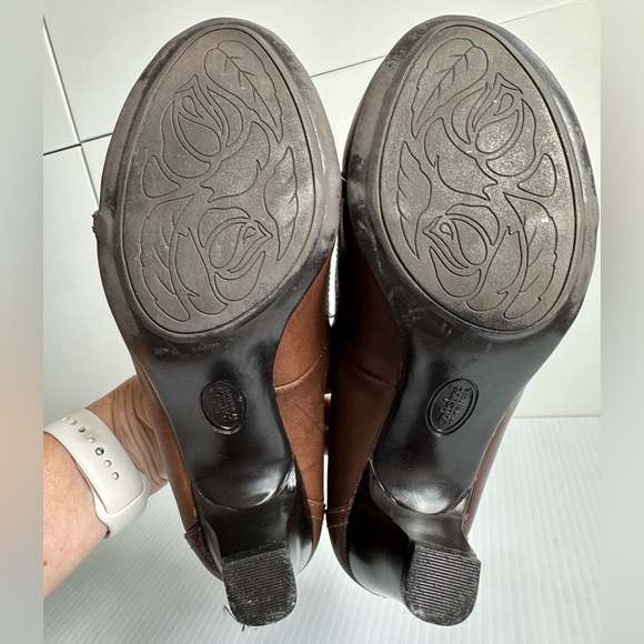 SoftShoe by Medicus Brown Heels Pumps with Buckle Snakeskin Accent Size 8 - Picture 10 of 10